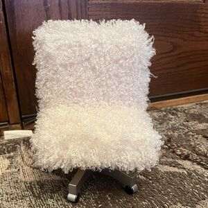 Doll furniture fluffy office chair does roll measurements below. Off white EUC.